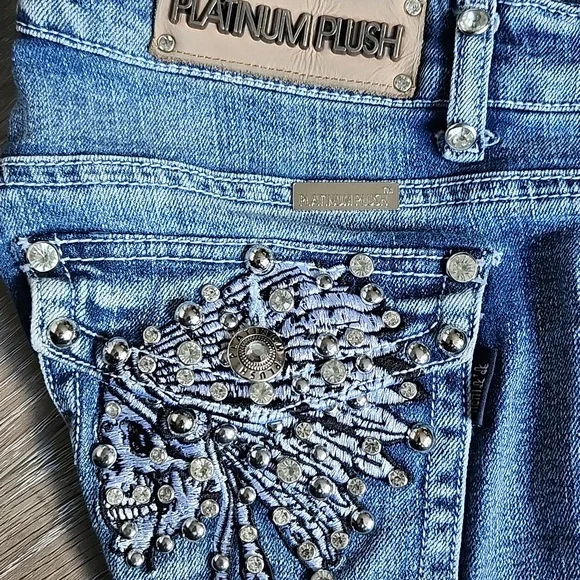 PLATINUM PLUSH Women's Blue Embellished Jean Shorts - Picture 2 of 7